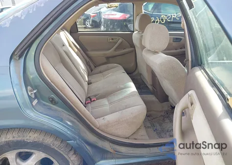 2000 Toyota Camry Le V6 z USA, uszkodzony, nr VIN 4T1BF22K3YU944487